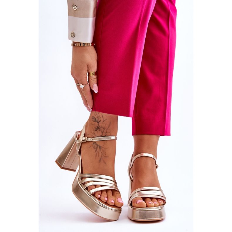 FB2 Naisten nahkaiset korkokengät ja sandaalit Gold Verda kultainen 1