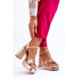 FB2 Naisten nahkaiset korkokengät ja sandaalit Gold Verda kultainen 2