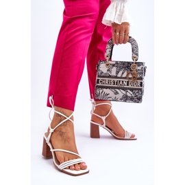 Naisten nahkasandaalit kantapäällä Valkoinen Seyna 2