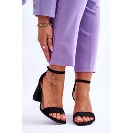 Naisten sandaalit vakaalla kantapäällä Musta Lavissa 1
