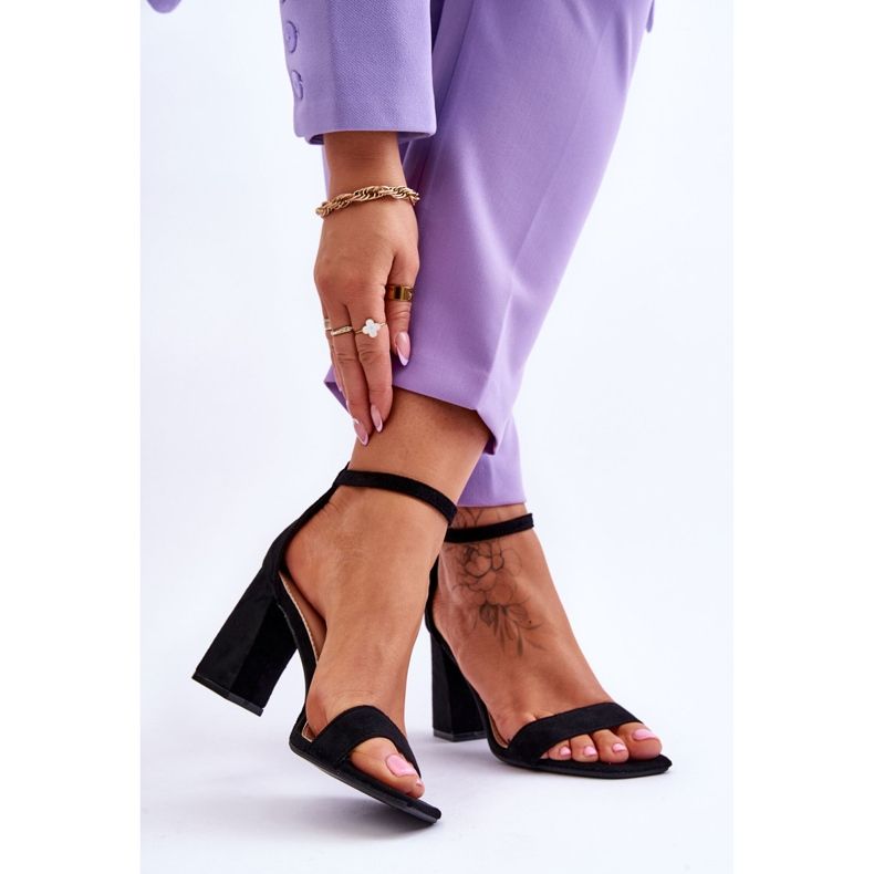 Naisten sandaalit vakaalla kantapäällä Musta Lavissa 2