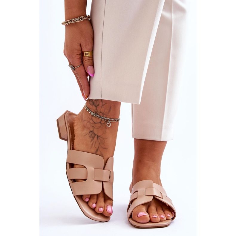 FJ1 Klassiset naisten nahkatossut beige Fendy 1