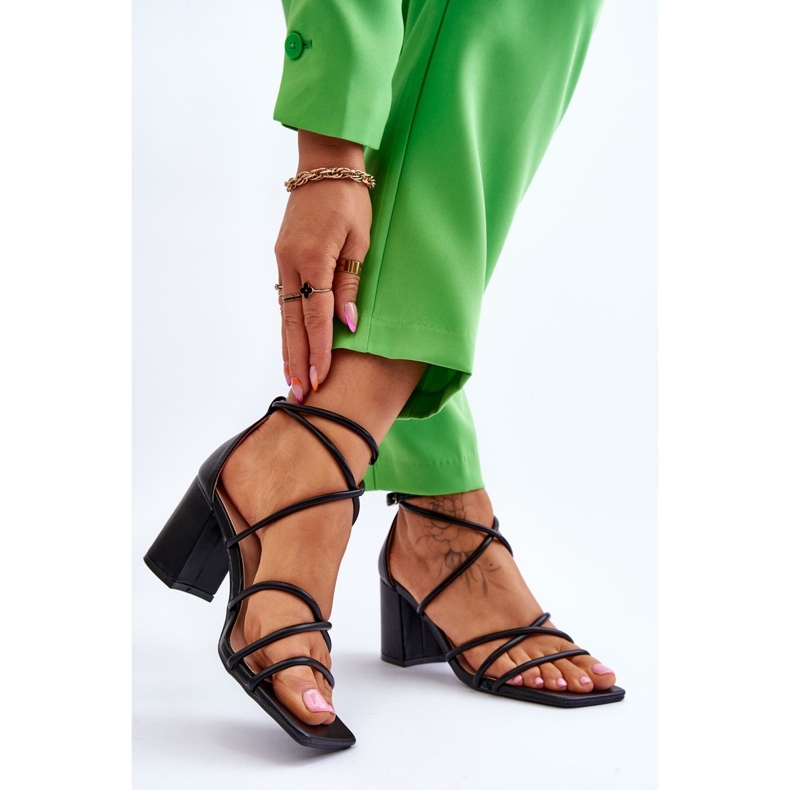 Muodikkaat nahkaiset naisten korkokengät, musta Primma 2