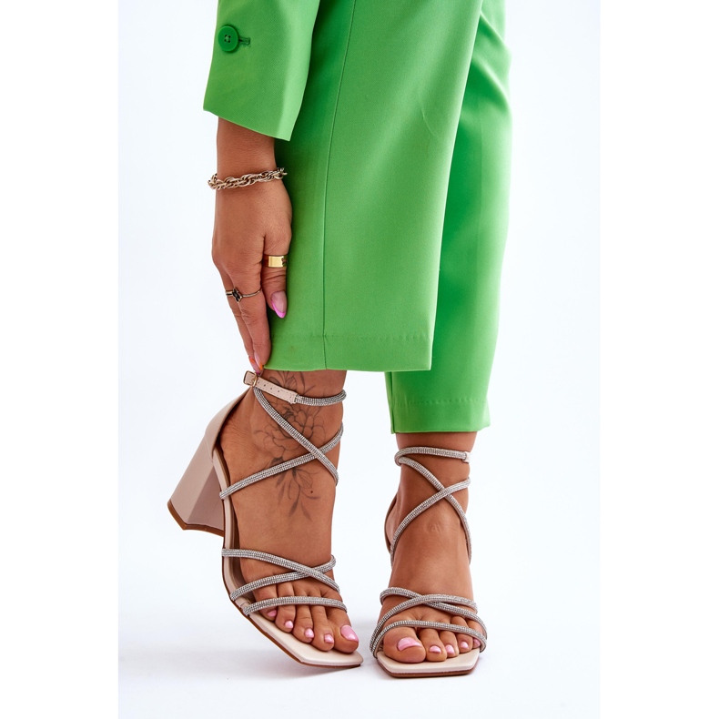 FJ1 Naisten nahkasandaalit Cubic Zirkonia Heels Beige Liviano ruskea 1