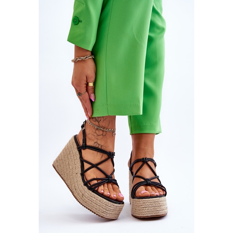 Muodikkaat kiila-sandaalit, joissa on punos musta Nessia 1