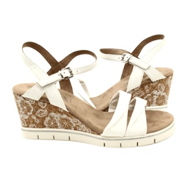 Caprice Wedge -nahkasandaalit 9-28710-20 160 White Softnap valkoinen 1