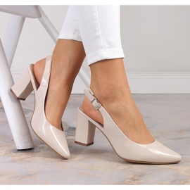 Naisten beigenväriset kiiltonahkasandaalit Sergio Leone SK162 1