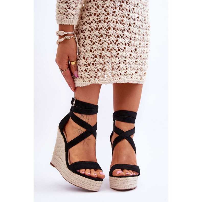 FJ1 Mukavat sandaalit korkealla kiilalla musta Lemira 1