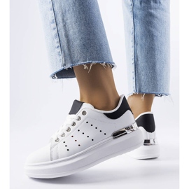 Valkoiset lenkkarit, joissa värillinen Chalut-rei'itys valkoinen 1