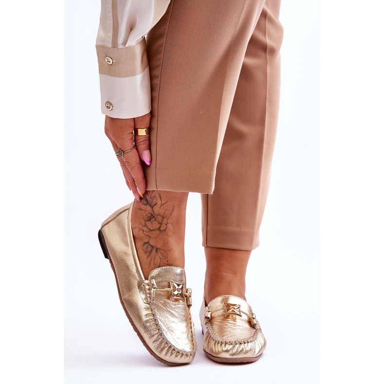 Klassiset nahkaiset loaferit koristeella Laura Messi 2459 kultaa kultainen 1