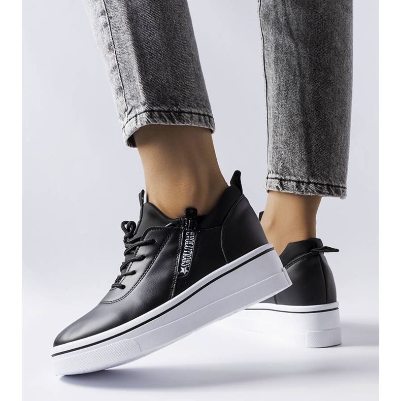 Mathieun mustat lenkkarit, joissa on matala kiila 1