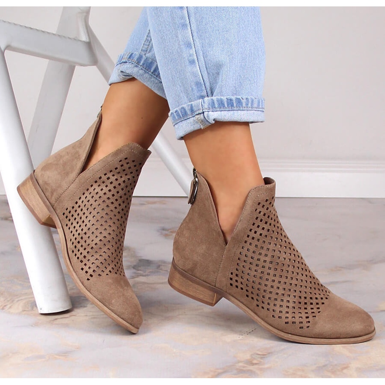 Naisten mokkanahkaiset harjakattoiset beige-saappaat Potocki SZ12107 1