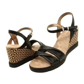 Caprice Wedge -nahkasandaalit 9-28710-20 040 musta Softnap 4