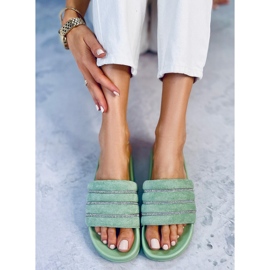 BM Lynne Green tekojalokiviliukumäkiä vihreä 2