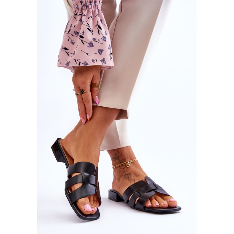 FJ1 Klassiset naisten nahkaiset tossut, musta Fendy 2