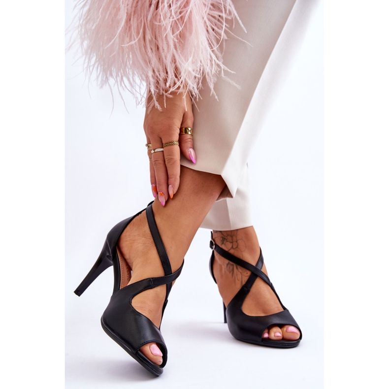 Muodikkaat nahkasandaalit kantapäässä Sergio Leone SK429 musta 2