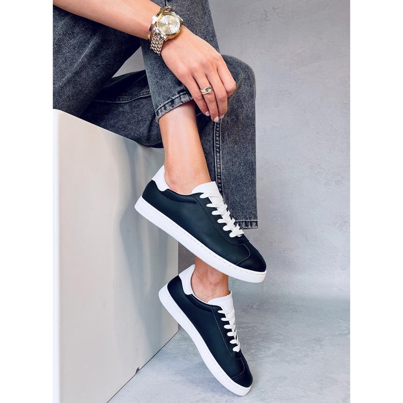 Girbo B / WHITE naisten tennarit musta 1