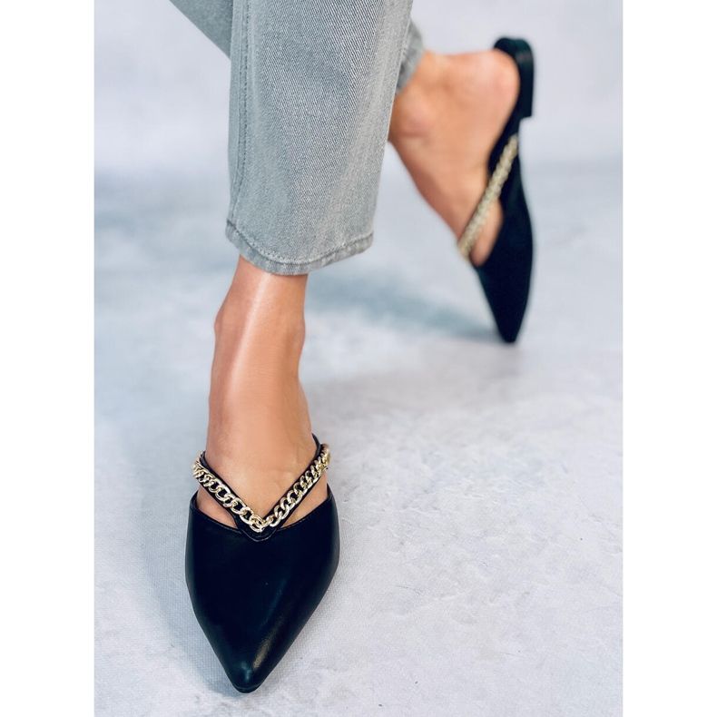 Seastar Monata Mustat tossut ketjulla 1