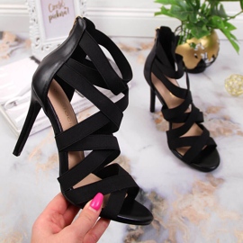 Naisten sandaalit kuminauhalla musta Potocki LE20016 1