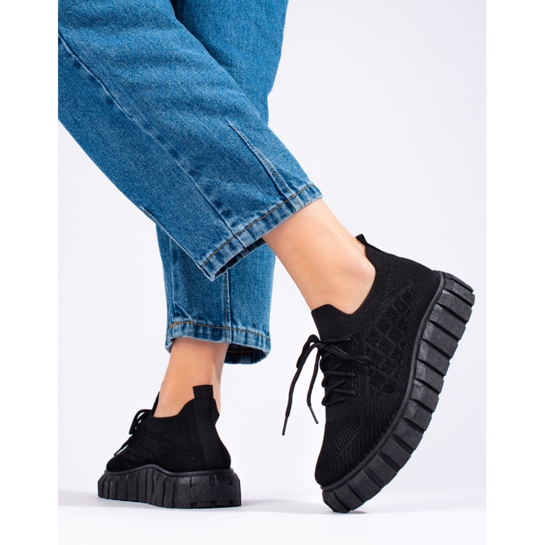 Naisten Shelovet-kankaiset urheilukengät musta 1