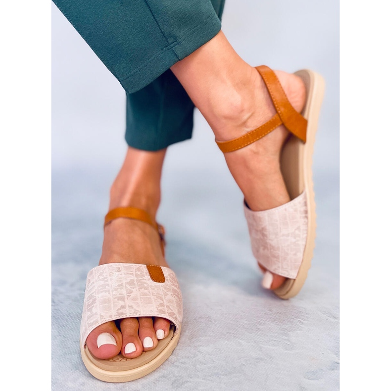 BM Barnes Champagne naisten sandaalit vaaleanpunainen 1