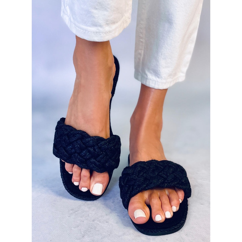 BM Erika Black naisten nauhalliset tossut musta 1