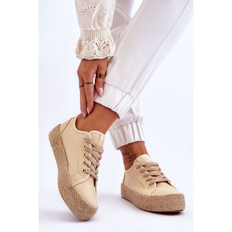 Muodikkaat punotut tennarit Lee Cooper LCW-23-31-1795L beige 2