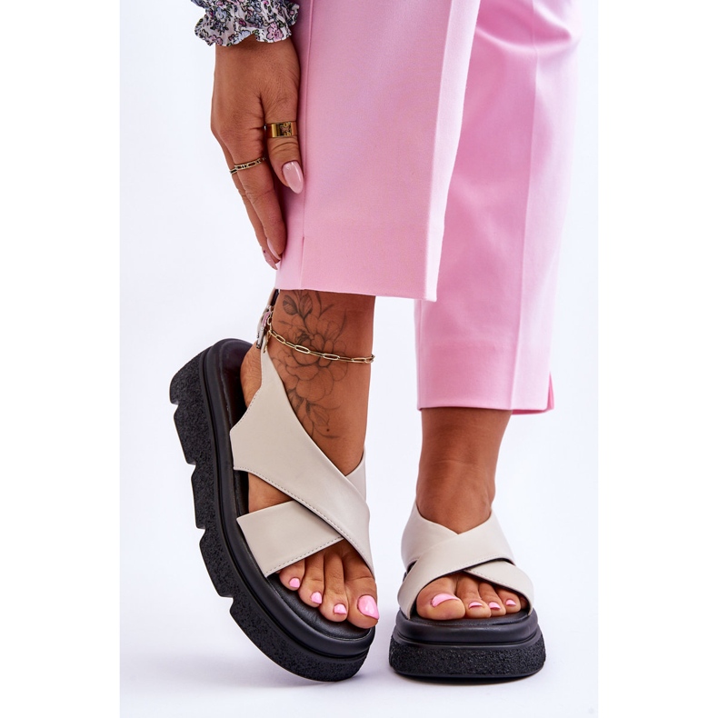 PE1 Muodikkaat beigenväriset Chester Platform sandaalit 1