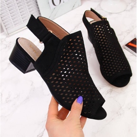 Naisten harjakattoiset sandaalit mustat Sabatina DM19-27 2