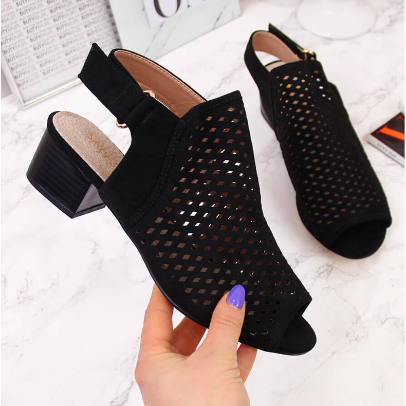 Naisten harjakattoiset sandaalit mustat Sabatina DM19-27 2