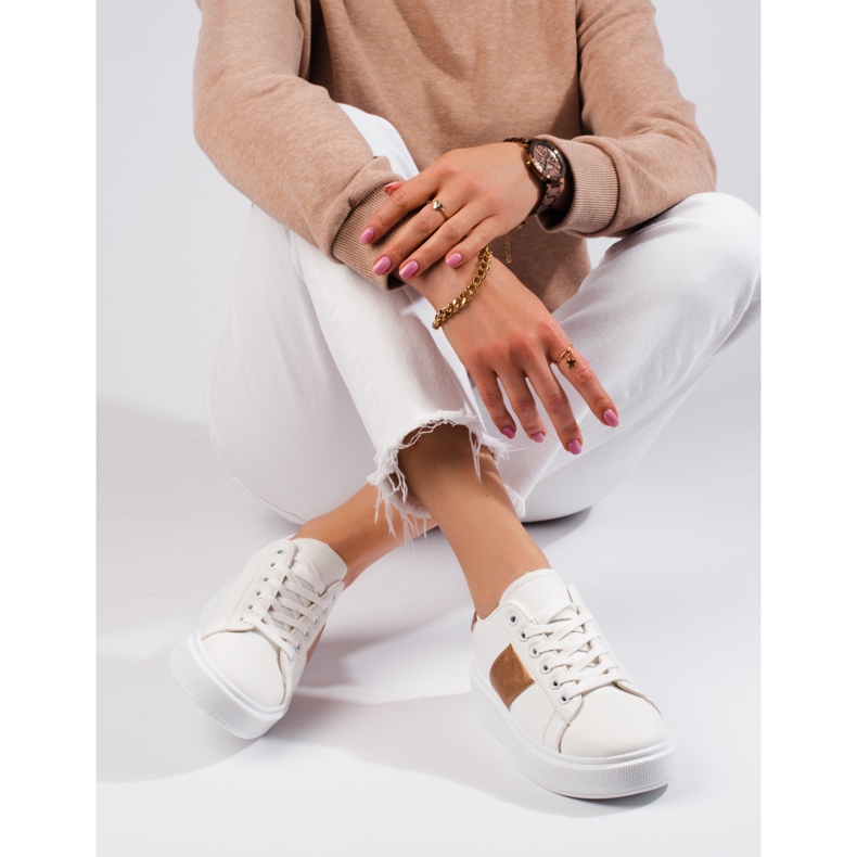 Valkoiset naisten tennarit Shelovet-alustalla valkoinen 1