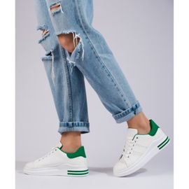 Valkoiset urheilutossut Shelovet-alustalla valkoinen 2