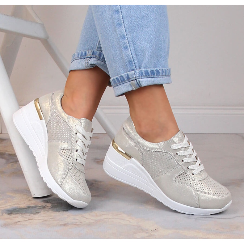 Nahkaiset mukavat kiilakengät kultaiset S.Barski LR29525 kultainen 1