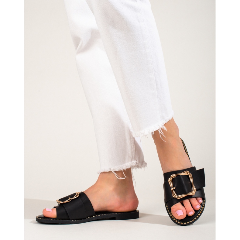 Mustat tyylikkäät liukumäet, joissa Shelovet-solki 1