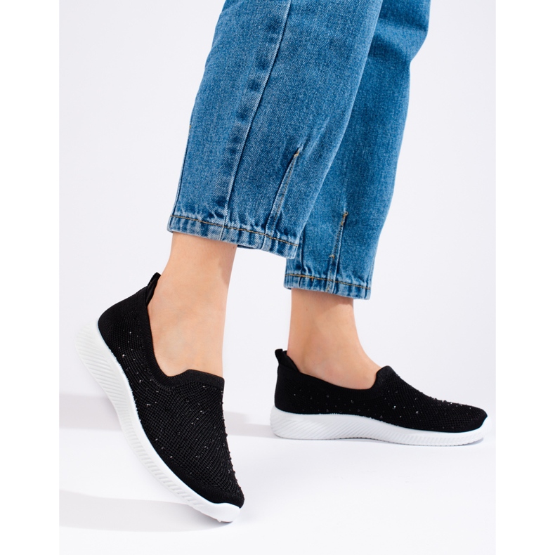 Shelovetin mustat kangaskengät nastoilla 1