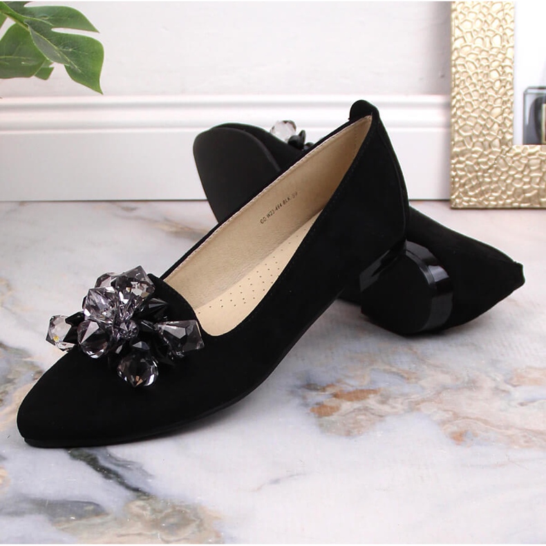 Naisten mustat mokkanahkabalerinat kristalleilla T.Sokolski W23-464 1