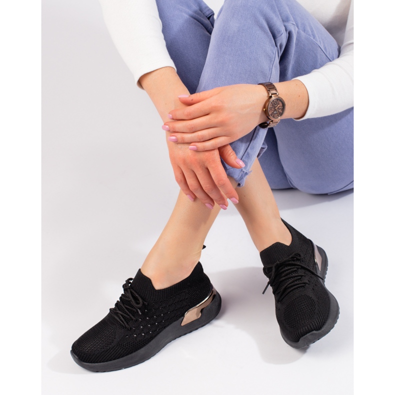 Shelovet mustat harjakattoiset urheilukengät 1