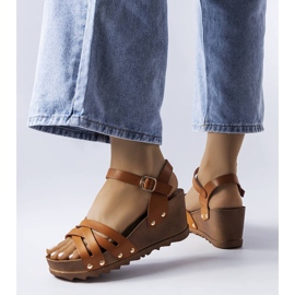 BM Audricin ruskeat kiila sandaalit 1