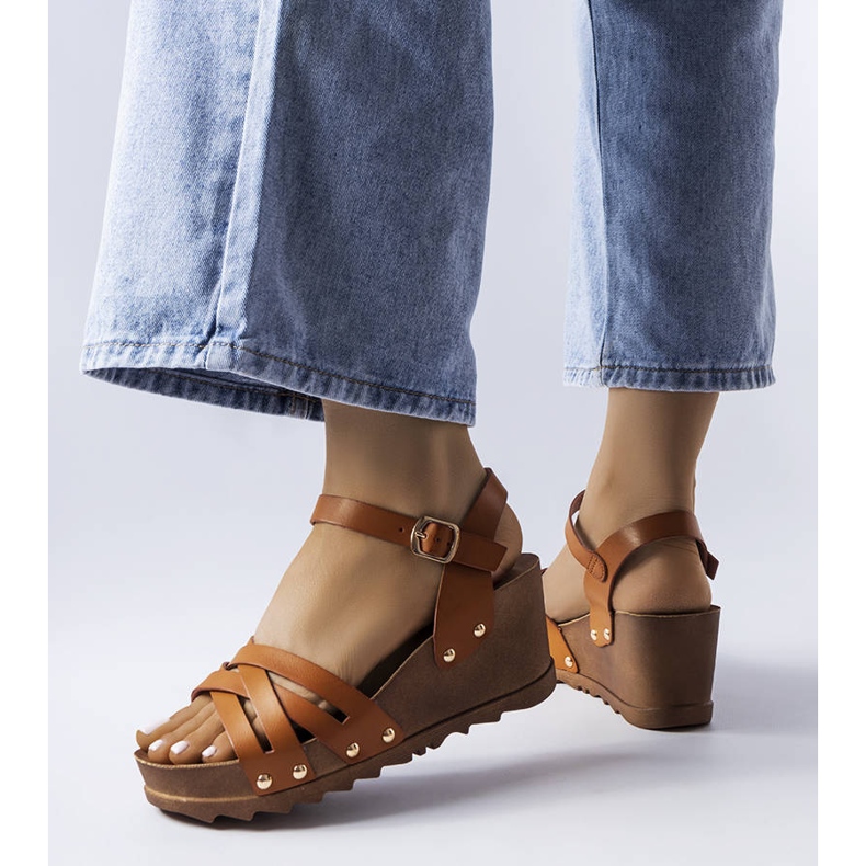 BM Audricin ruskeat kiila sandaalit 1