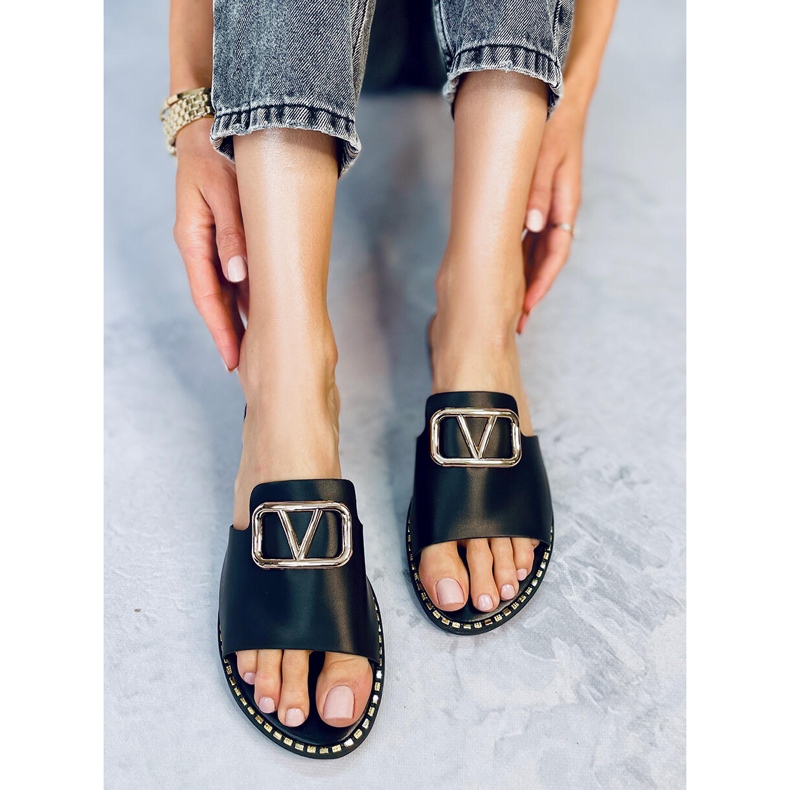 BM Tonya Black naisten tossut musta 1