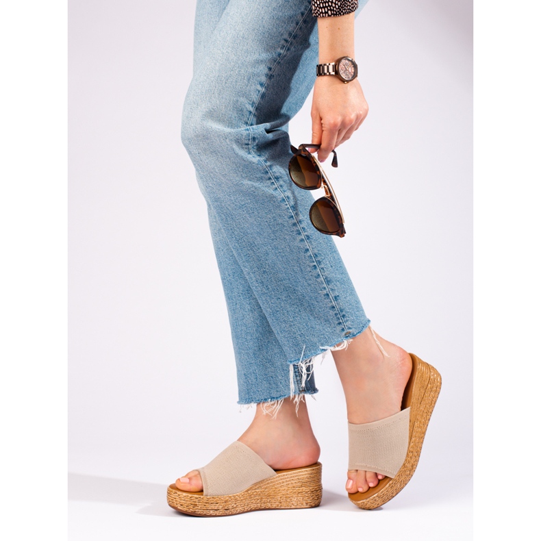 Harjakatkoiset naisten kiila sandaalit beige Shelovet 1