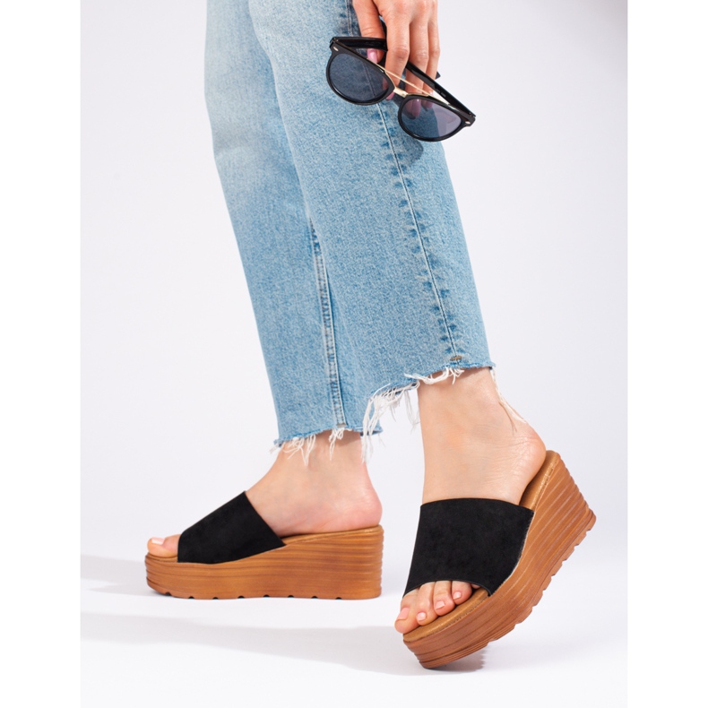 Naisten mustat Shelovet mokkanahkaiset kiilatossut 2