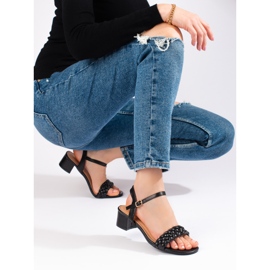 Shelovetin mustat matalakorkoiset sandaalit 1