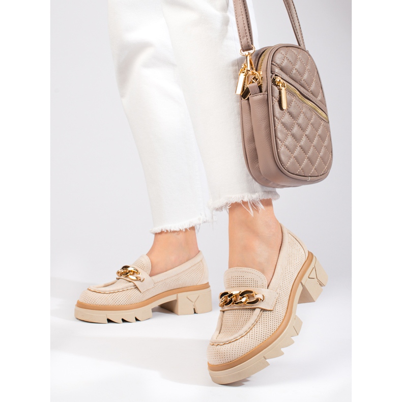 Shelovet mokkanahkaiset loaferit vaalean beige-ketjulla 1
