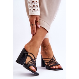 Korkeakorkoiset sandaalit hihnoilla Musta Beckie 2