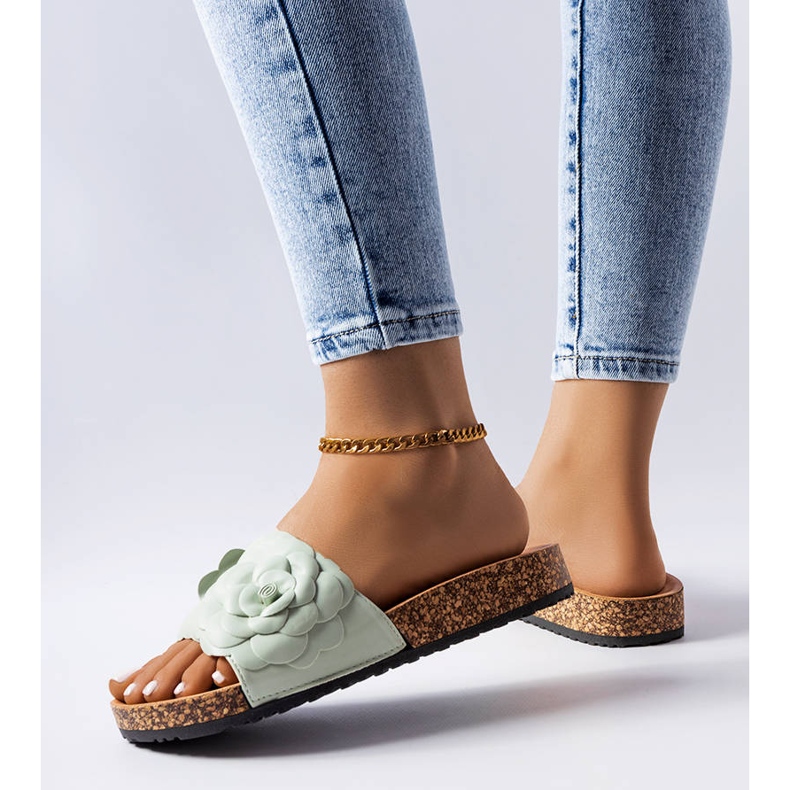 Vihreät sandaalit koristeltu Desaulniers-kukilla 1