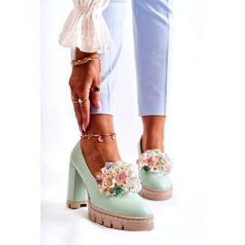 Inna Naisten pumput sileällä vihreällä koristeella 1