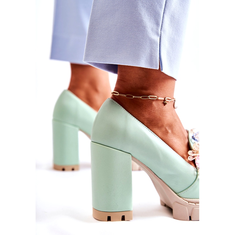 Inna Naisten pumput sileällä vihreällä koristeella 3