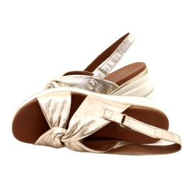 Caprice Platinometalliset nahkasandaalit 9-28300-20 959 kultainen 7