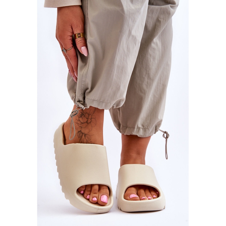 PS1 Muodikkaat tossut Vaalea beige Estella 2